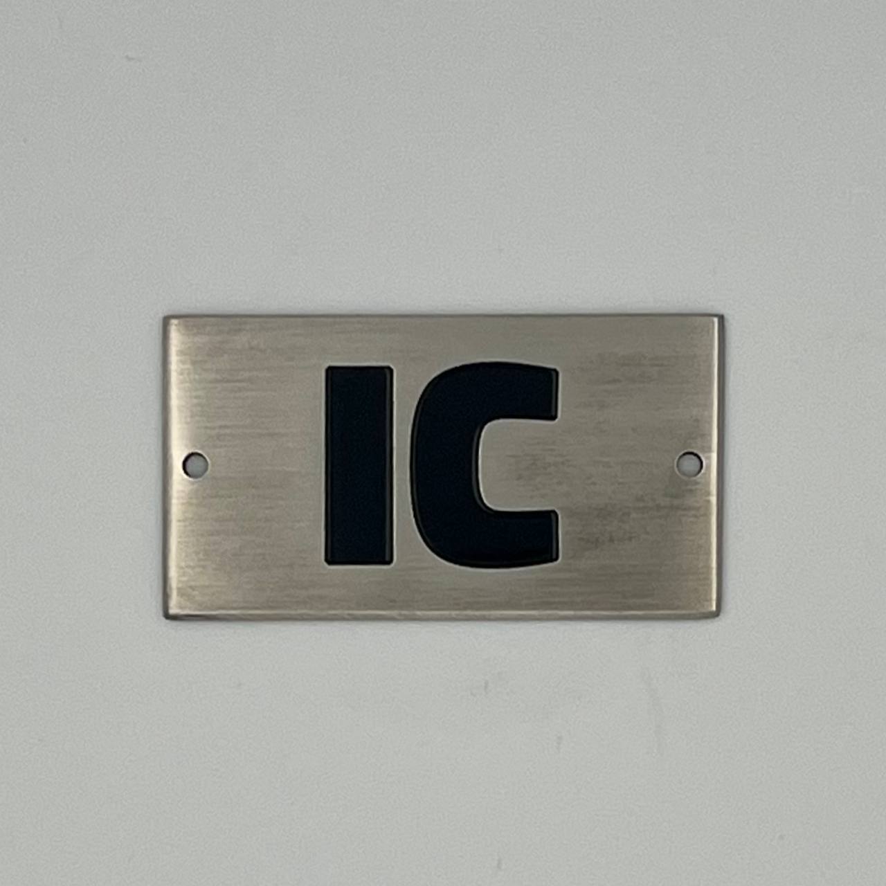 ± Badge Lid IC
